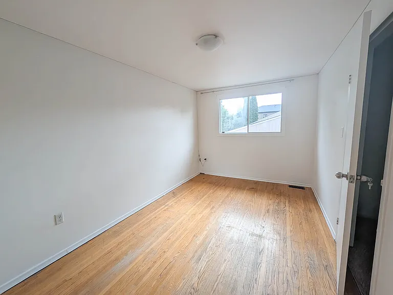 5967 Valley Way — Photo 12