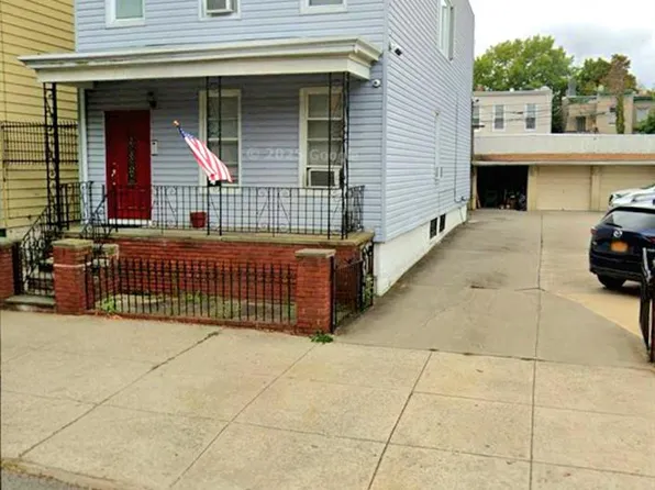 7212 66th Place, Glendale, NY 11385