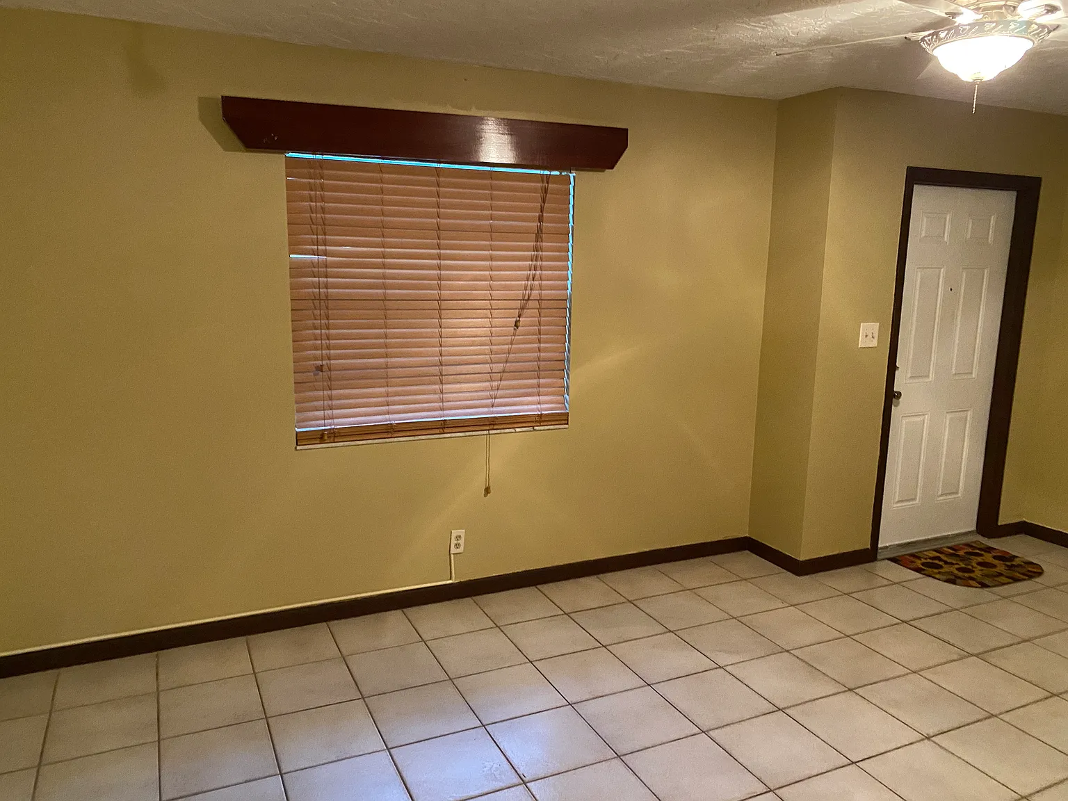 811 32nd St — Photo 3