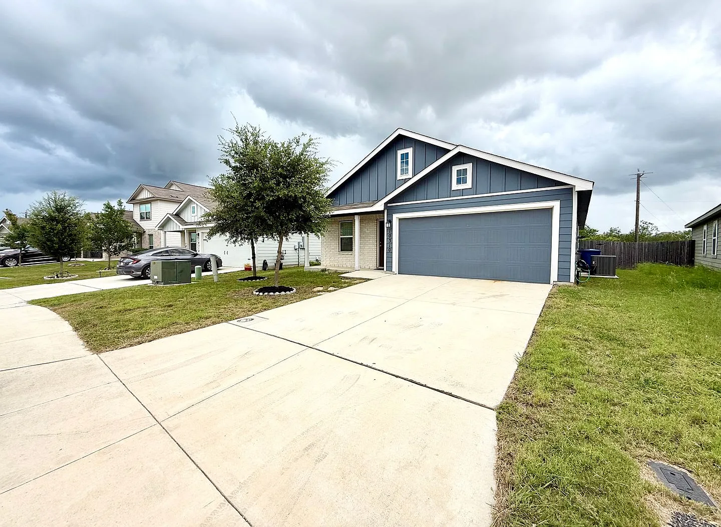 Gorgeous 3-bedroom, 2 Bathroom, Minutes from Randolph AFB — Photo 2