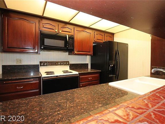 5th image of 3060 El Camino Ave #0
