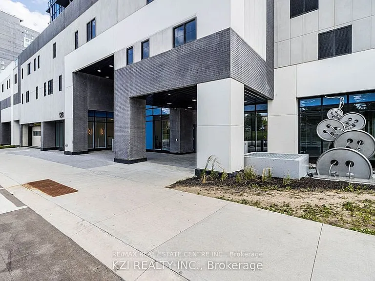 128 King St N #1001 — Photo 2