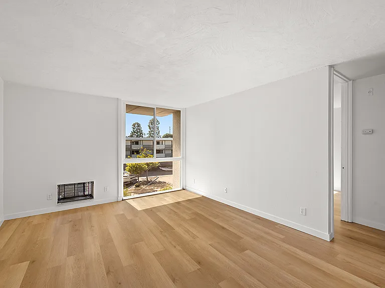 3050 Rue Dorleansunit #310 — Photo 1