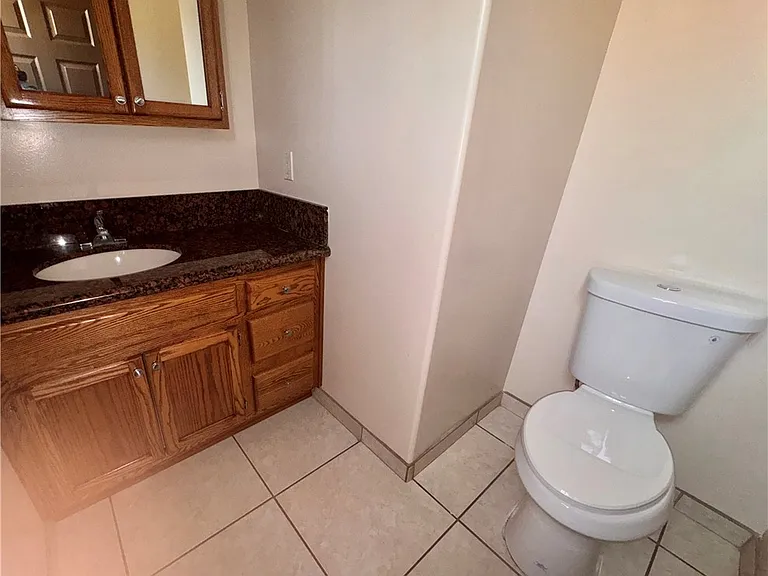 5425 Buchanan St — Photo 10