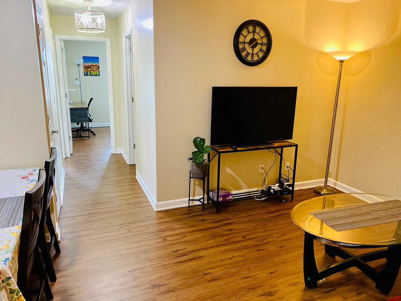2 bed, 800 sqft, $1,995 — Photo 4