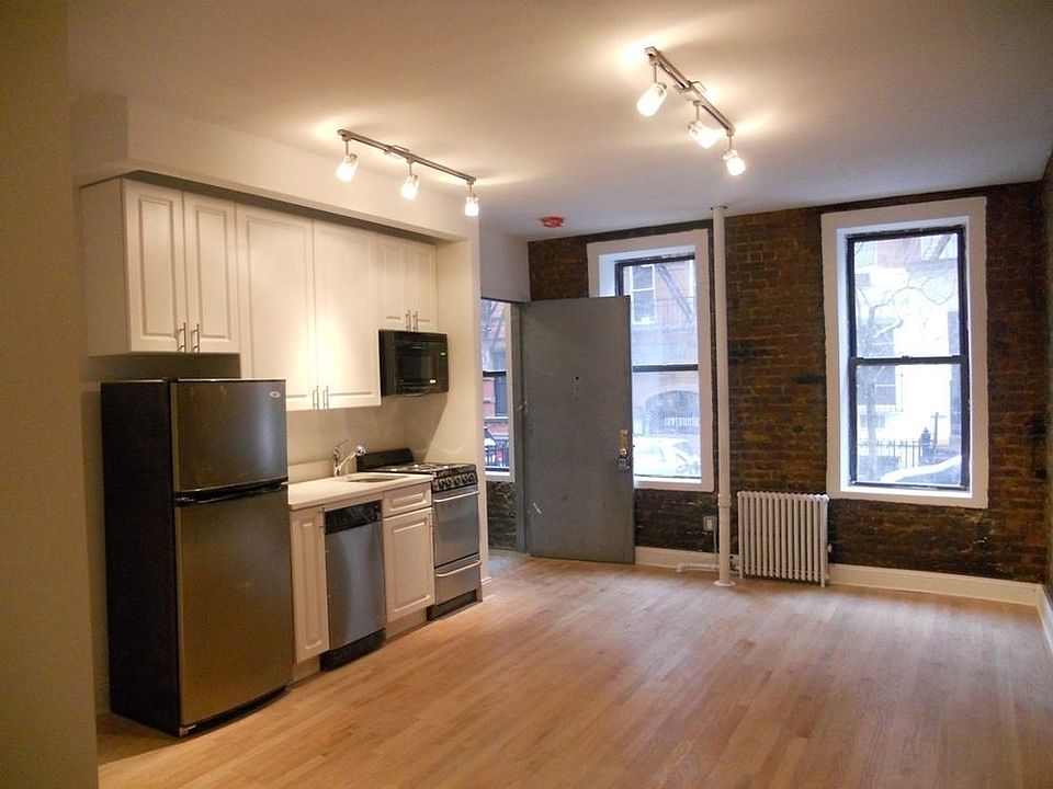 1st image of 141 W 10th St APT 2