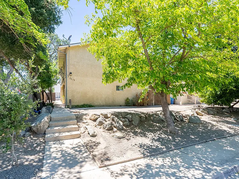 1717 Pine Street — Photo 23