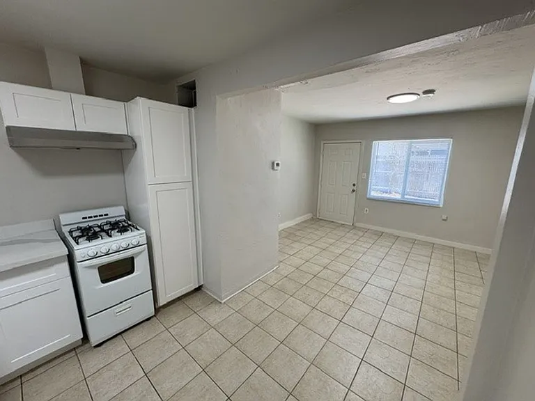 1405 W Clarendon Ave — Photo 12