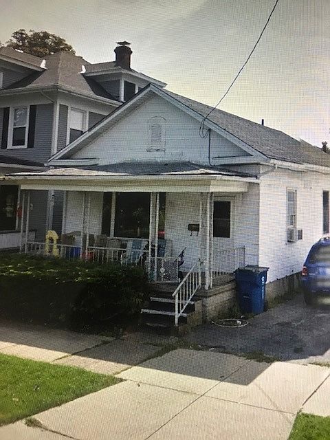 1st image of 709 W Park St
