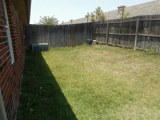 5721 Swords Dr — Photo 17