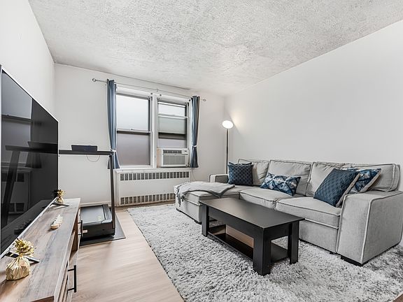 4th image of 10326 68th Ave APT 6C