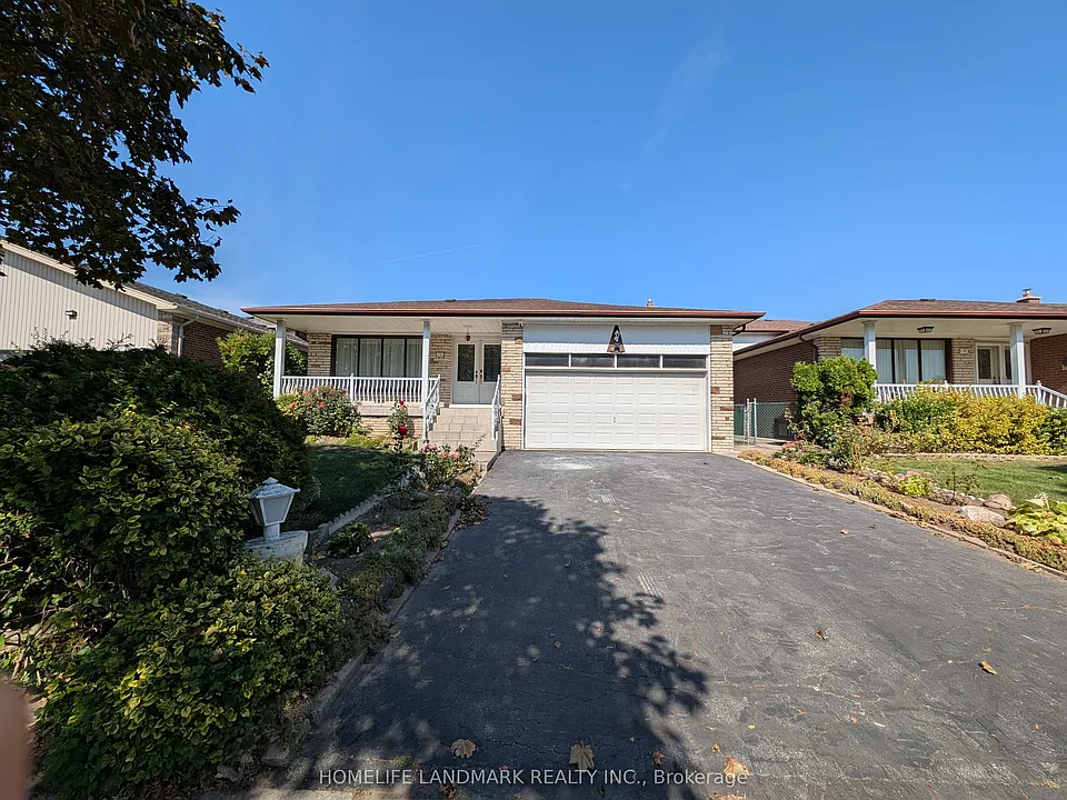 56 Bickerton Cres #GROUND LEVEL
