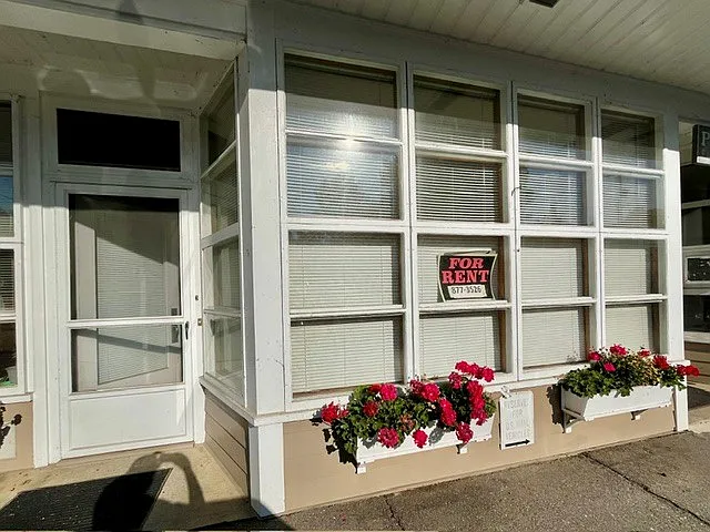 351 Main St #3