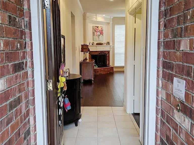 4425 Galsford Dr — Photo 2