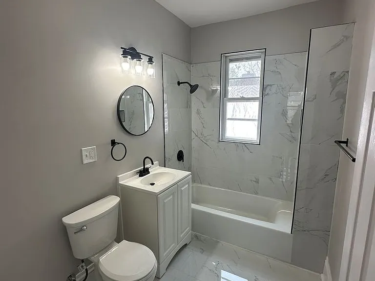 5200 S Carpenter St — Photo 4