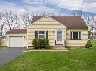 100 Peachtree Rd, Penfield, NY 14526