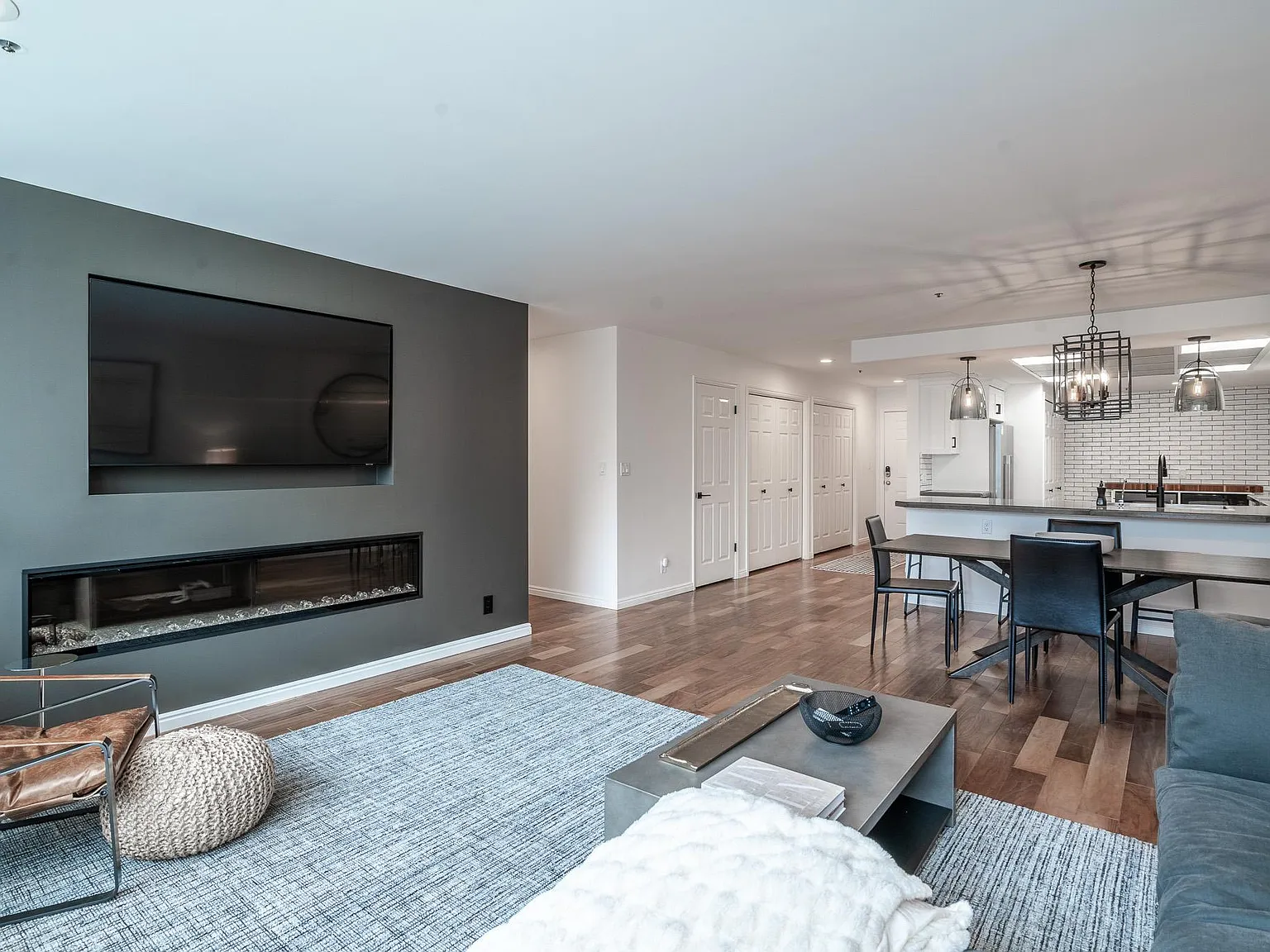 48 W Broadway S — Photo 2