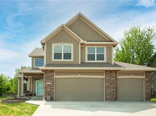 1601 NW Pond Ave, Grain Valley, MO 64029