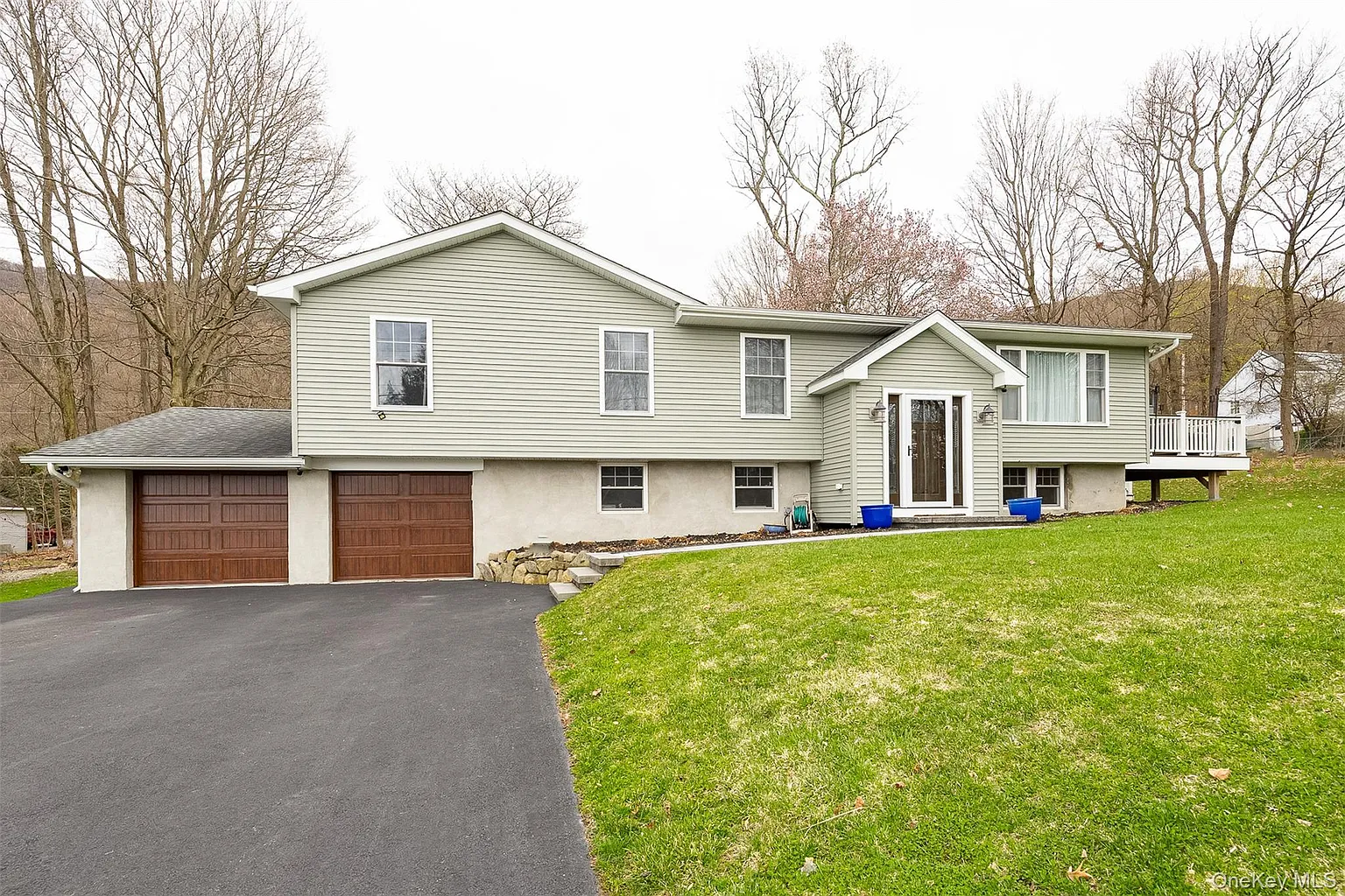 8 Willow Road photo 1