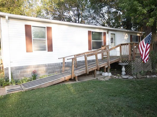 817 Southern St, Coffeyville, KS 67337