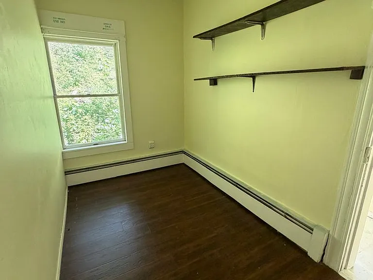 14 Locust St — Photo 3
