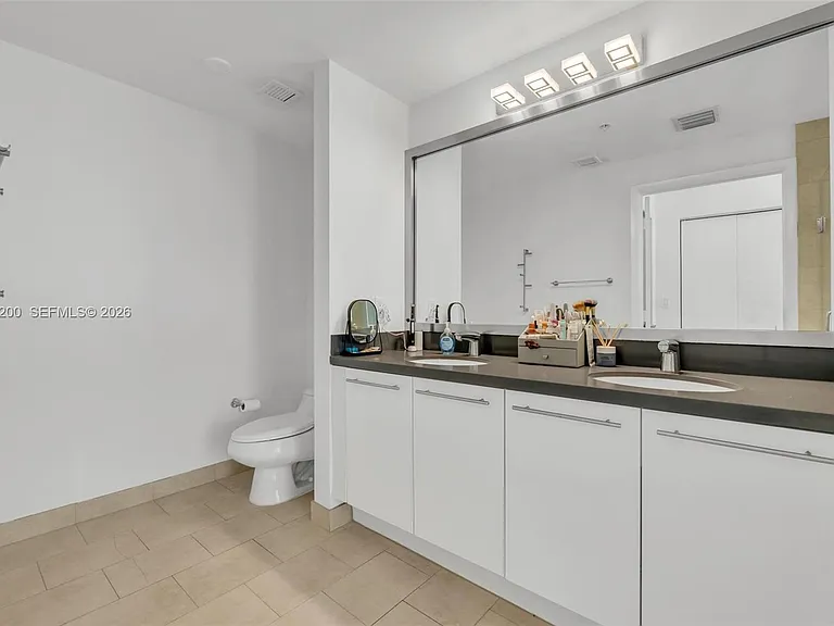 90 SW 3rd St #4303 — Photo 20