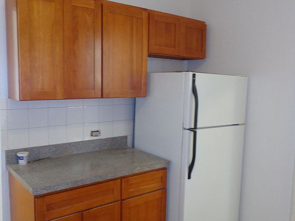 5th image of 4852 W Hutchinson St APT 8A