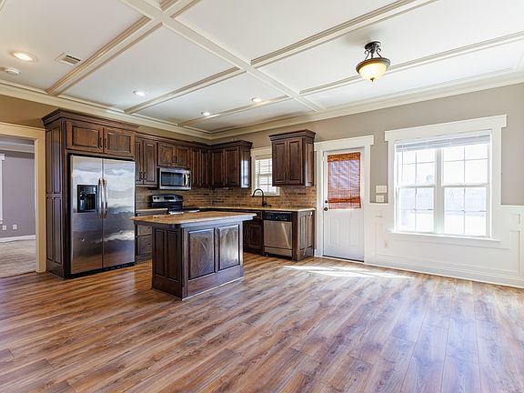 5th image of 9 Smith Dairy Rd