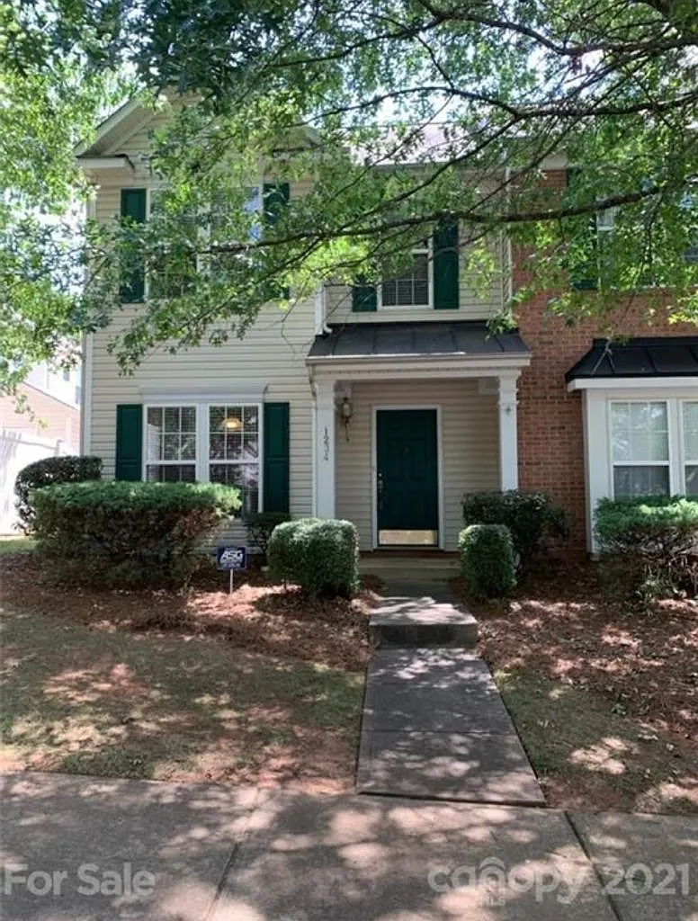 3 bed, 1518 sqft, $1,825 — Photo 1