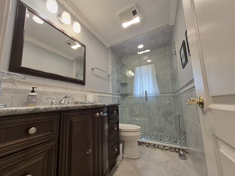 364 Elvin St #2 — Photo 3