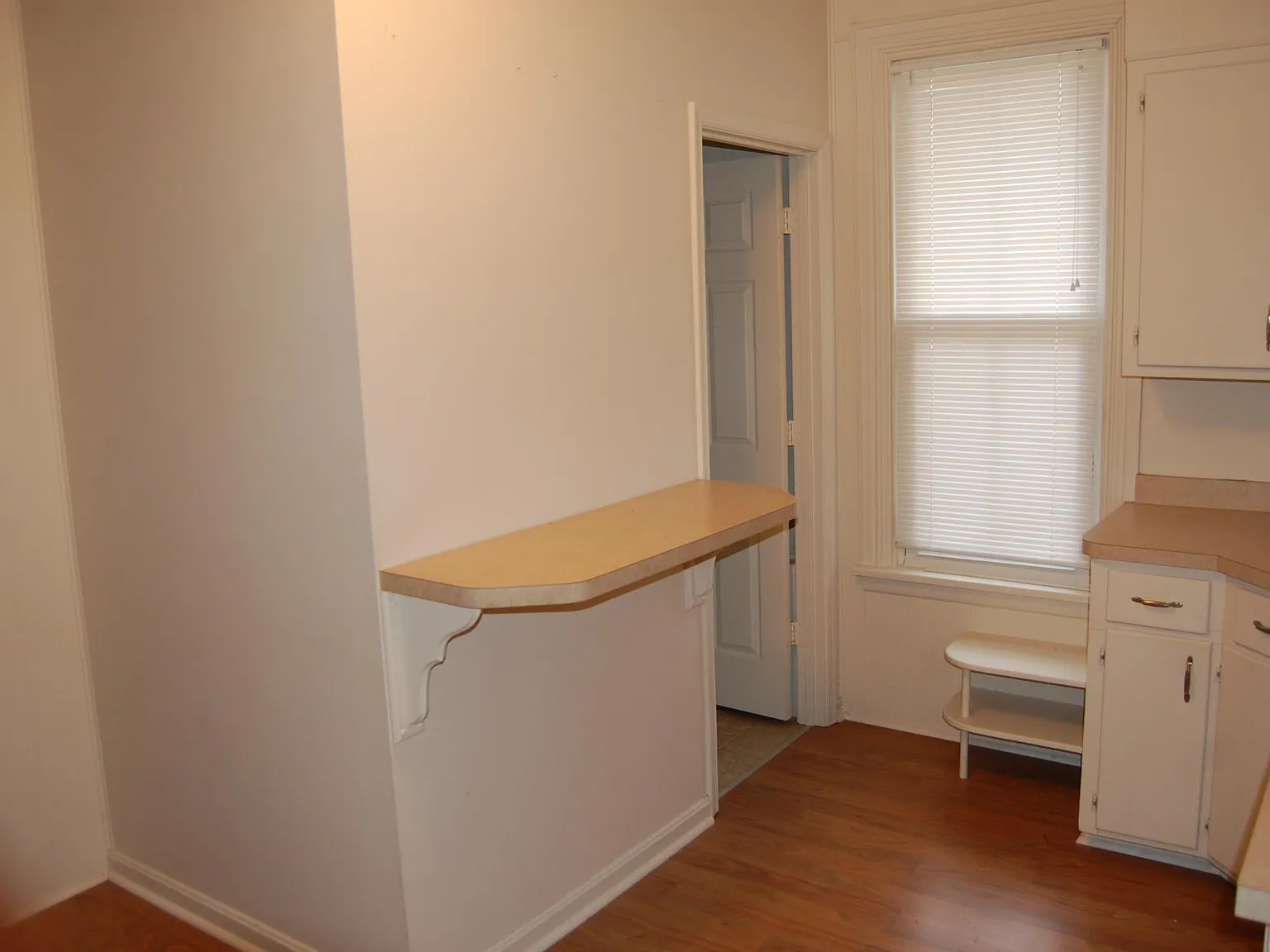1 bed, 500 sqft, $1,200 — Photo 4