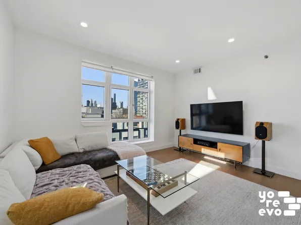 35 Underhill Avenue image 2 of 10