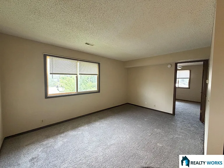 617 S 19th St — Photo 3
