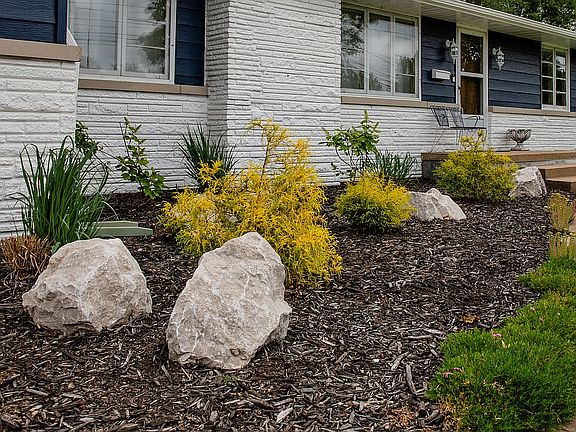 4th image of 1804 S Prairie Ln