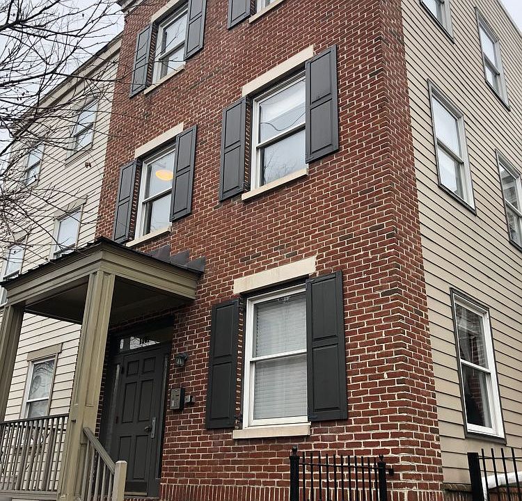 1st image of 1901 E Broad St Unit 31