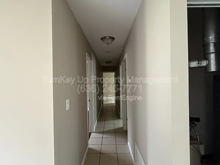 1202 Laredo Ave — Photo 8
