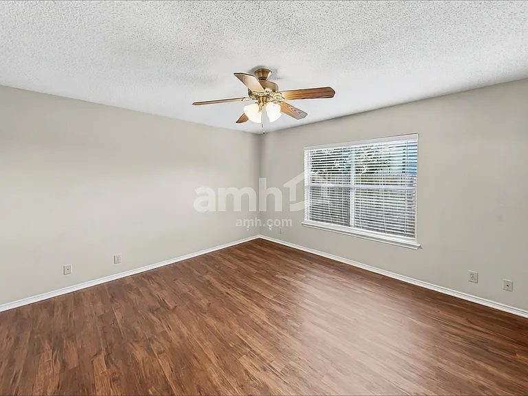 7310 Cortland Crk — Photo 9