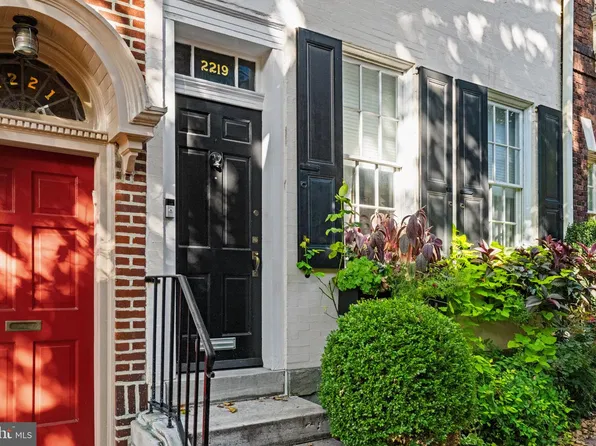 2219 Rittenhouse Sq, Philadelphia, PA 19103