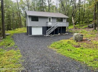 319 Whippoorwill Dr, Bushkill, PA 18324