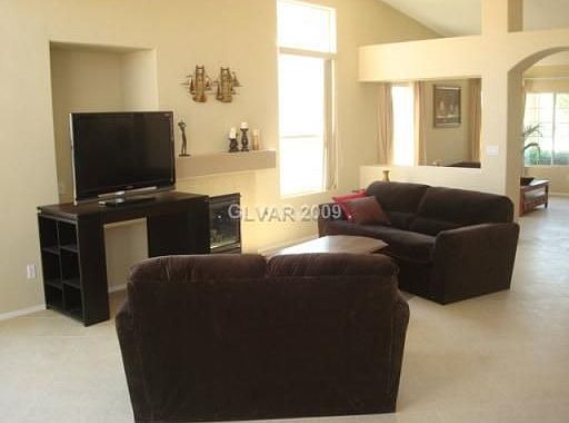 Family Room w/ Fireplace