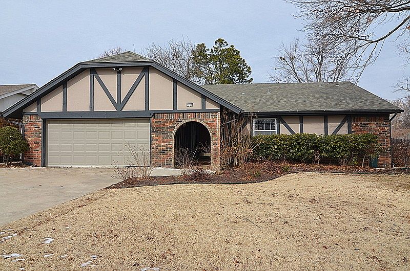 Remodeled Ranch in Forest Creek!