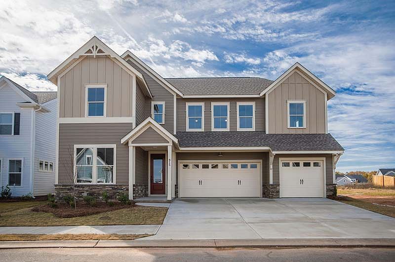 1st image of 915 Berwick Dr