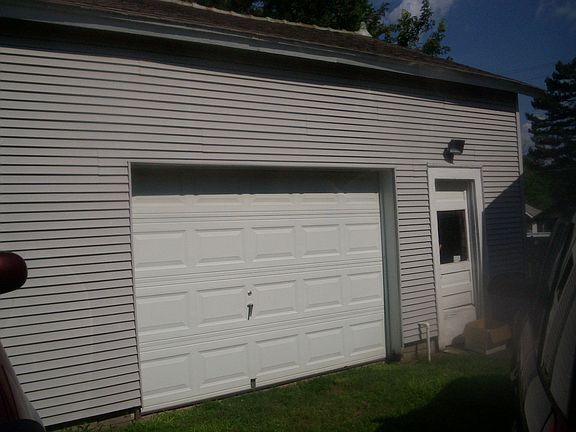 detached garage