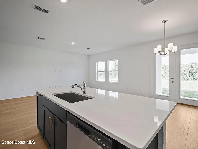 4374 Masthead Ave — Photo 11
