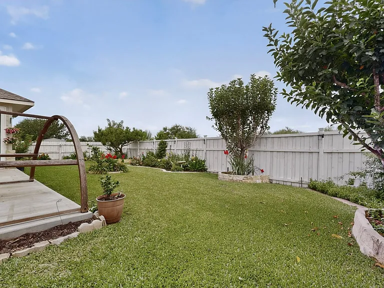 11228 Barn Owl Dr — Photo 32