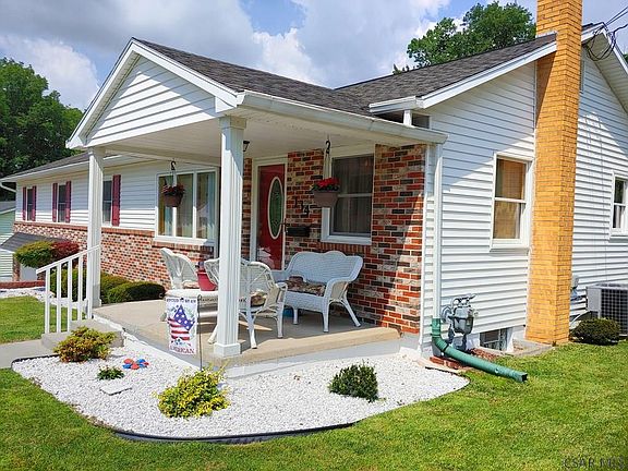 3rd image of 134 Carwyn Dr