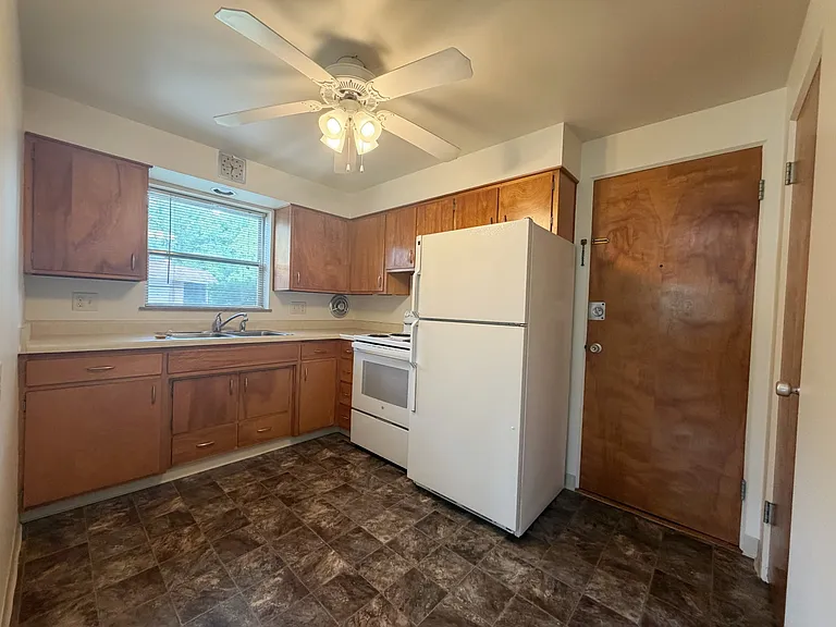 623 N 1st St #1 — Photo 8