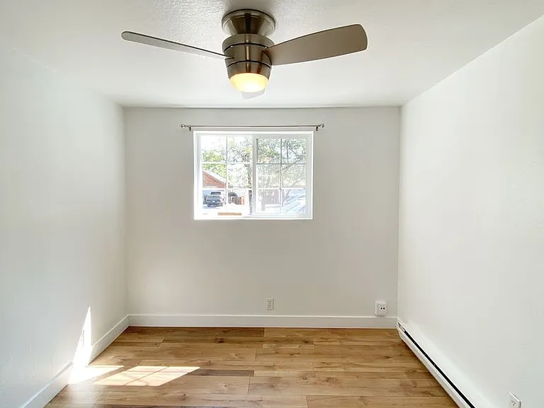 215 W Pueblo St — Photo 5