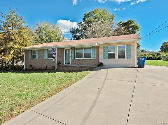 2nd image of 708 W Pine Cir