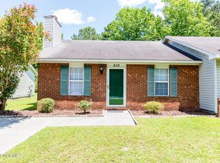 210 Deer Creek Dr, Jacksonville, NC 28546